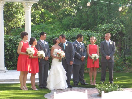 Bride and groom with bridesmaides and groomsmen at Sweetwater Branch Inn